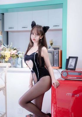 在厨房里征服美艳老师视频_4KHD在线观看